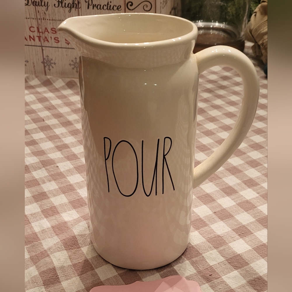 2016 POUR Pitcher 😮
